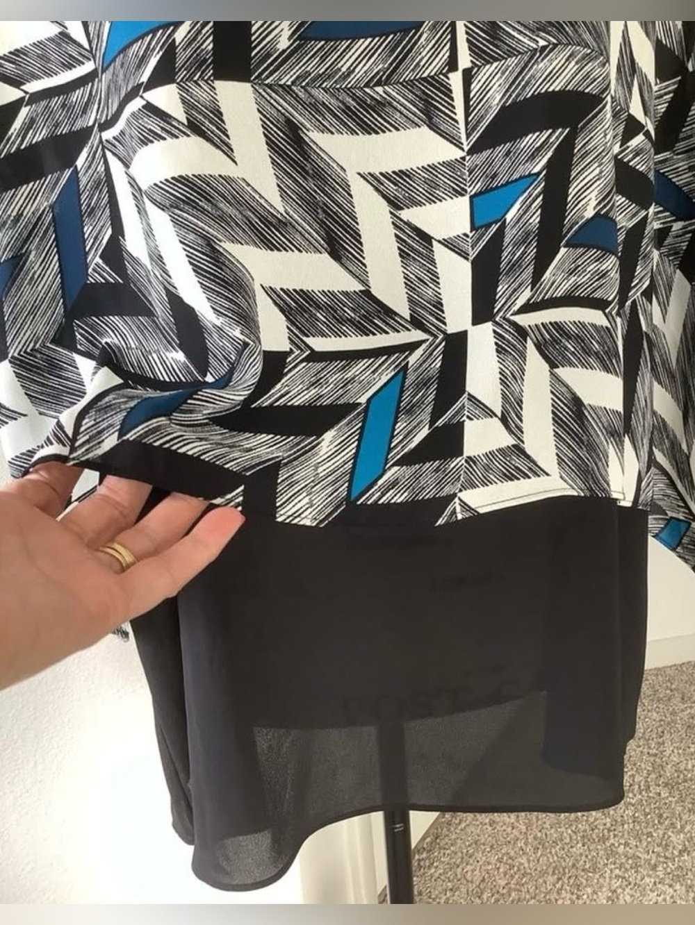 Abstract Geometric Blue-Accented Layered Women’s Top Alfani size 8 - Picture 3 of 7